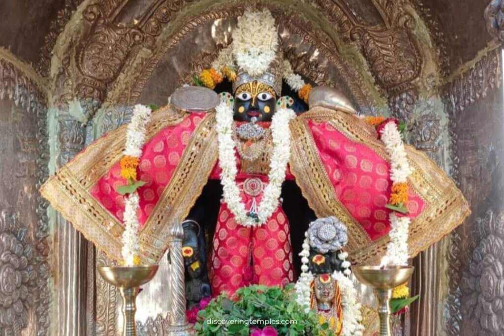 important temples in kashi - Bindu Madhav temple - temples in banaras - temples to visit in kashi - must visit temples in varanasi - kashi ke mandir - temples near kashi vishwanath