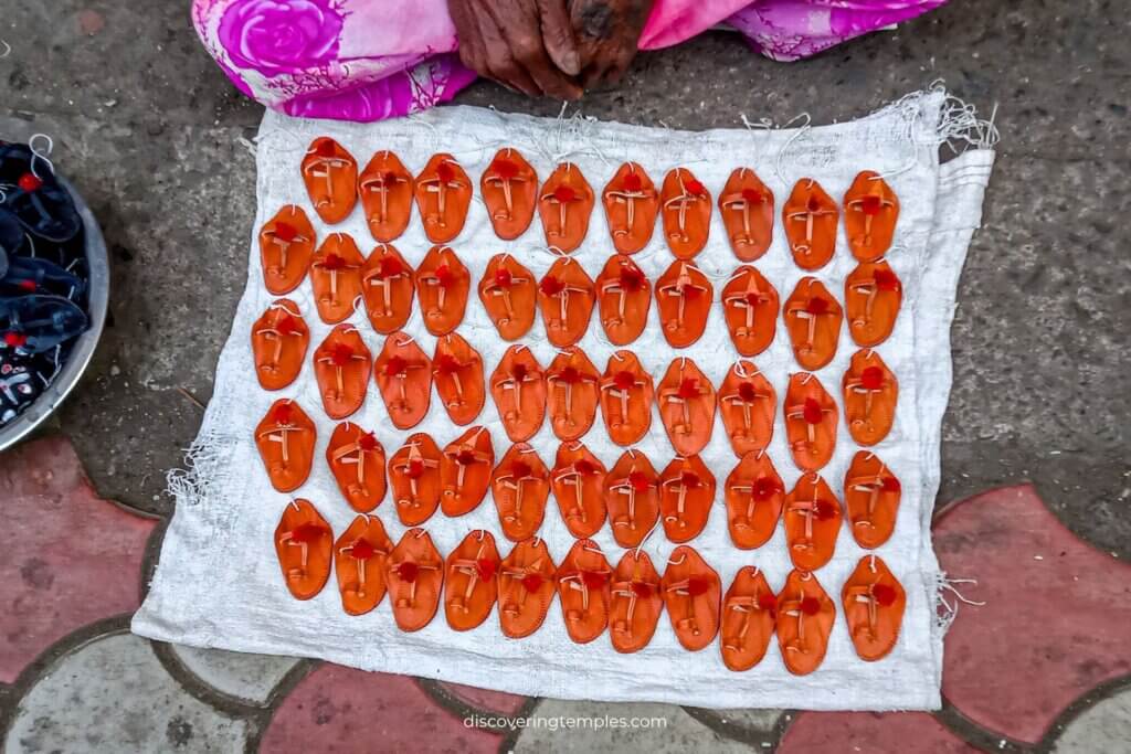 mahalakshmi temple kolhapur - mahalakshmi kolhapur - kolhapur laxmi temple - kolhapuri chappals - hotels in kolhapur near temple