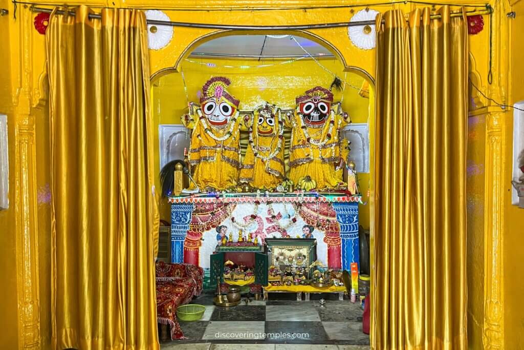 temples near assi ghat varanasi - assi ghat banaras - jagannath temple - best hotel near assi ghat